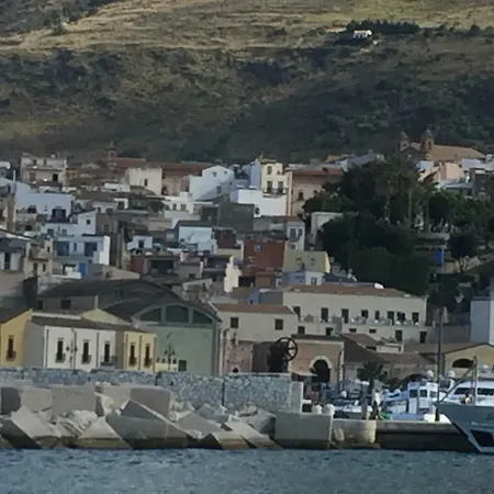 Playa 54 كاستيلاّماري ديل غو